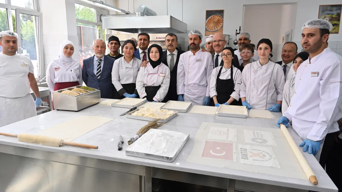 Genç ustaları yetiştirecek baklava atölyesi açıldı Genç ustaları yetiştirecek baklava atölyesi açıldı