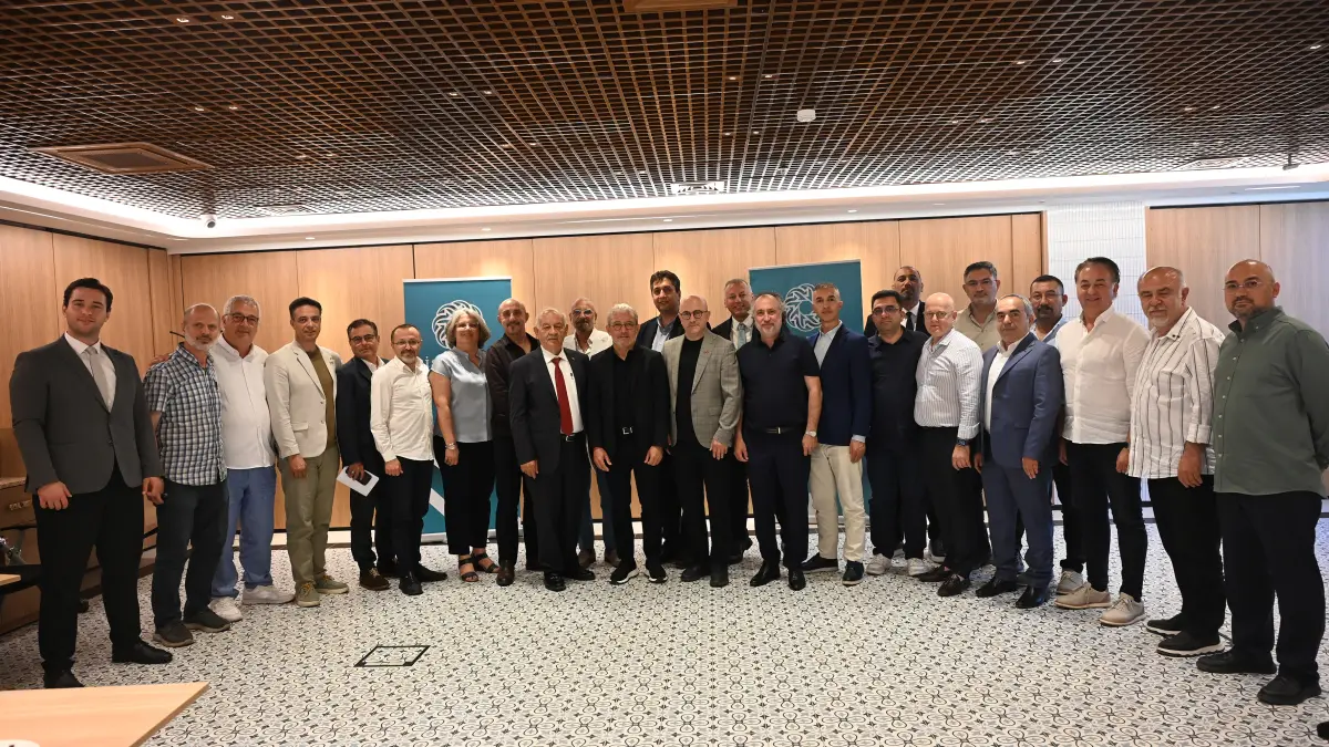 Kayıt dışı gözlük satışı halk sağlığını tehdit ediyor Kayıt dışı gözlük satışı halk sağlığını tehdit ediyor