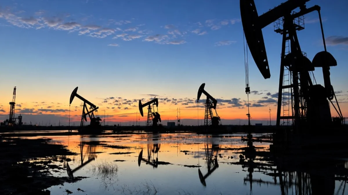 Hürmüz’de anlaşma umudu zayıfladı: Petrol 84.4 dolara yükseldi Hürmüz’de anlaşma umudu zayıfladı: Petrol 84.4 dolara yükseldi