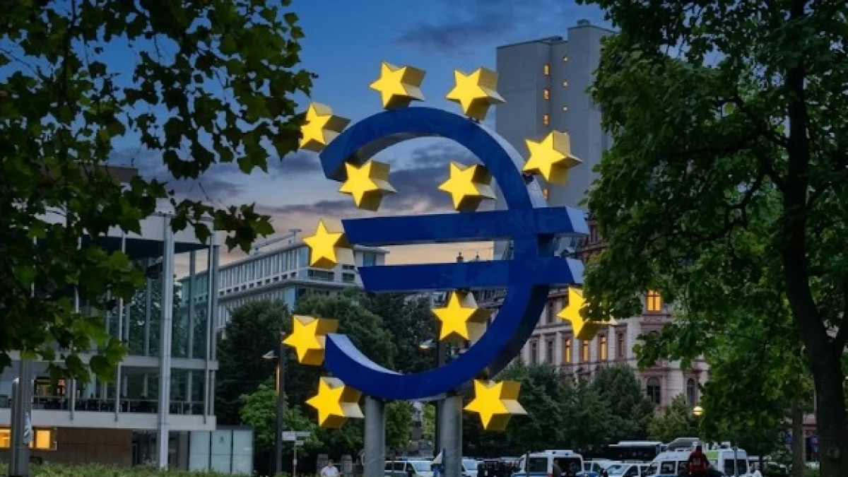 Pozitife döndü: Euro Bölgesi'nde yatırımcı güveni ağustosta 4 puan arttı Pozitife döndü: Euro Bölgesi'nde yatırımcı güveni ağustosta 4 puan arttı