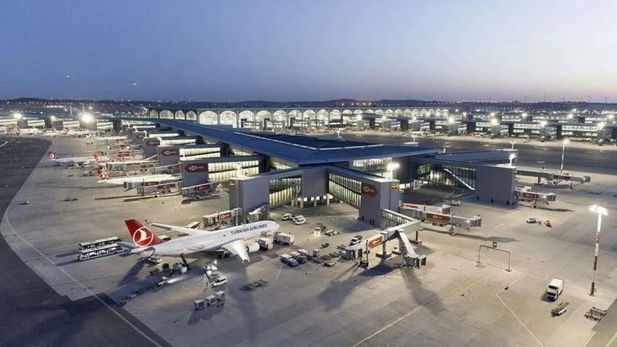 İstanbul Havalimanı Avrupa'da zirveyi yeniledi: Günlük yolcu sayısında rekor İstanbul Havalimanı Avrupa'da zirveyi yeniledi: Günlük yolcu sayısında rekor