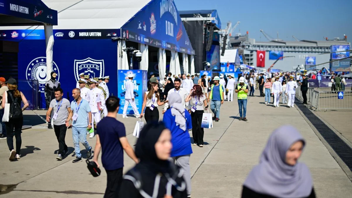 TEKNOFEST Mavi Vatan kapılarını açtı: Türk donanması ve milli teknolojiler Gölcük'te TEKNOFEST Mavi Vatan kapılarını açtı: Türk donanması ve milli teknolojiler Gölcük'te