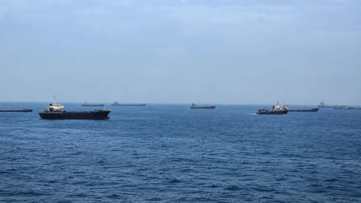 Hürmüz Boğazı’nda gizli koridor: ABD’nin petrol tankerleri için güvenli geçiş sağladığı iddia edildi Hürmüz Boğazı’nda gizli koridor: ABD’nin petrol tankerleri için güvenli geçiş sağladığı iddia edildi