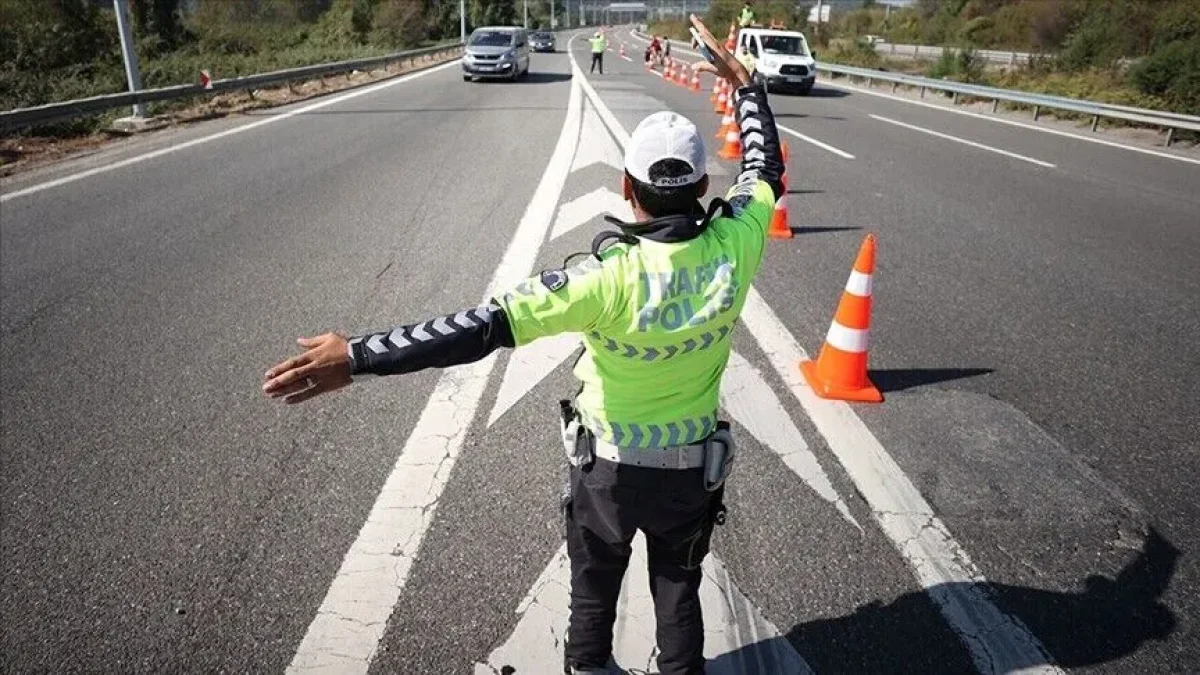 İstanbul'da 30 Ağustos hazırlığı: Vatan Caddesi yarın trafiğe kapatılıyor İstanbul'da 30 Ağustos hazırlığı: Vatan Caddesi yarın trafiğe kapatılıyor