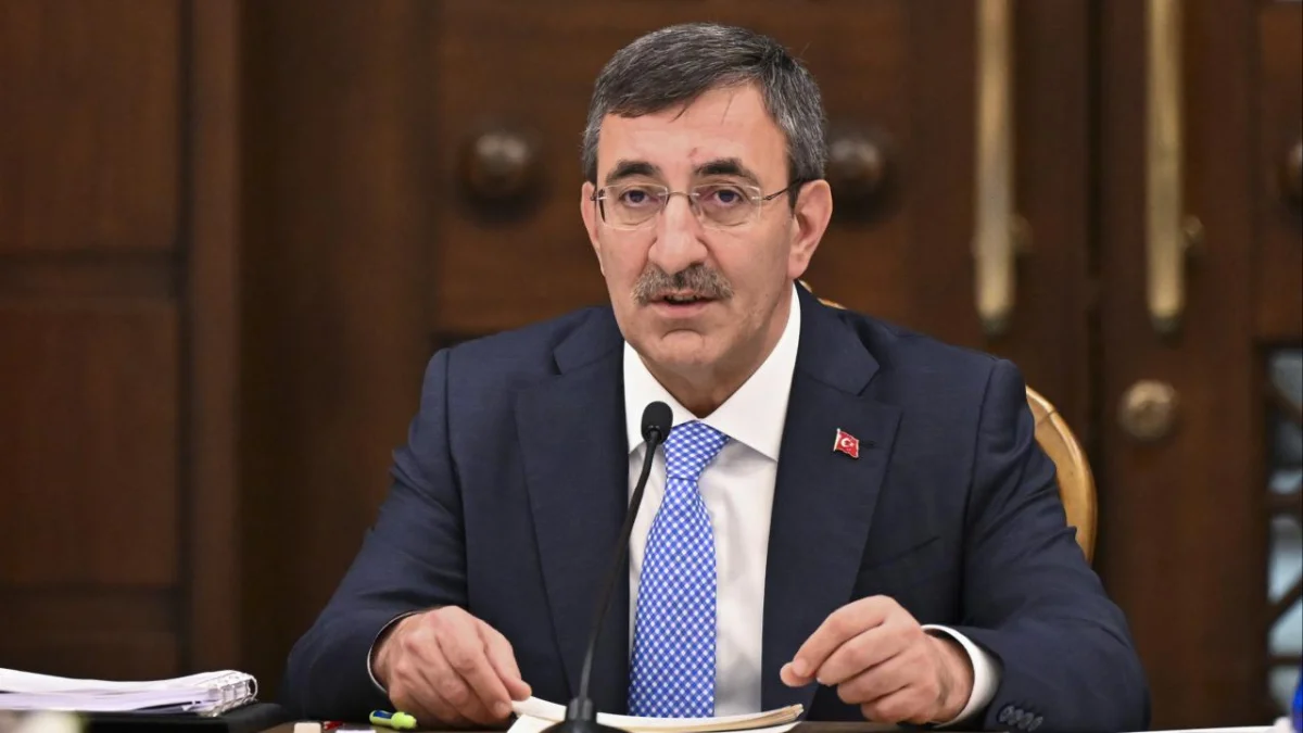 Cevdet Yılmaz'dan büyüme değerlendirmesi: Makroekonomik istikrar ve dinamizm korunuyor Cevdet Yılmaz'dan büyüme değerlendirmesi: Makroekonomik istikrar ve dinamizm korunuyor