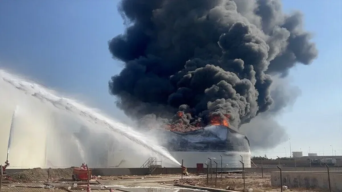 Orta Doğu'da tansiyon yükseliyor: Husiler, Suudi Arabistan'ın enerji altyapısını vurdu Orta Doğu'da tansiyon yükseliyor: Husiler, Suudi Arabistan'ın enerji altyapısını vurdu