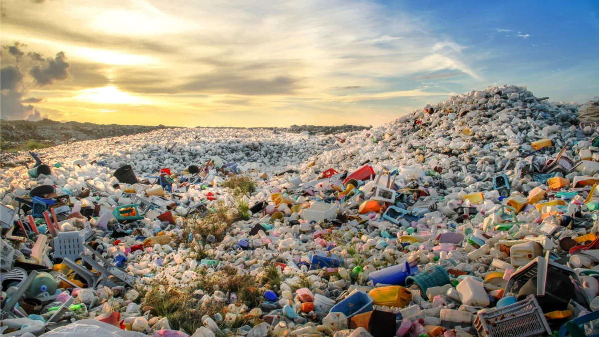 ORNL, plastiği 200 derecenin altında yakıta dönüştürdü ORNL, plastiği 200 derecenin altında yakıta dönüştürdü