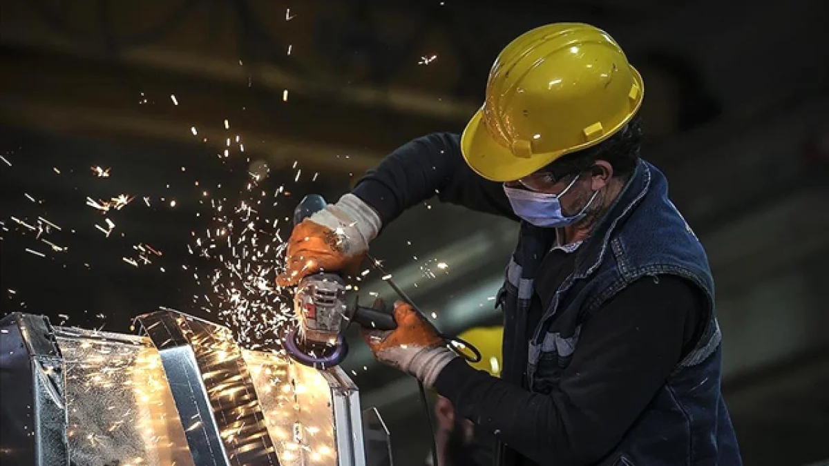 Türkiye’de ücretli çalışan sayısı Temmuz'da yüzde 1.7 arttı Türkiye’de ücretli çalışan sayısı Temmuz'da yüzde 1.7 arttı