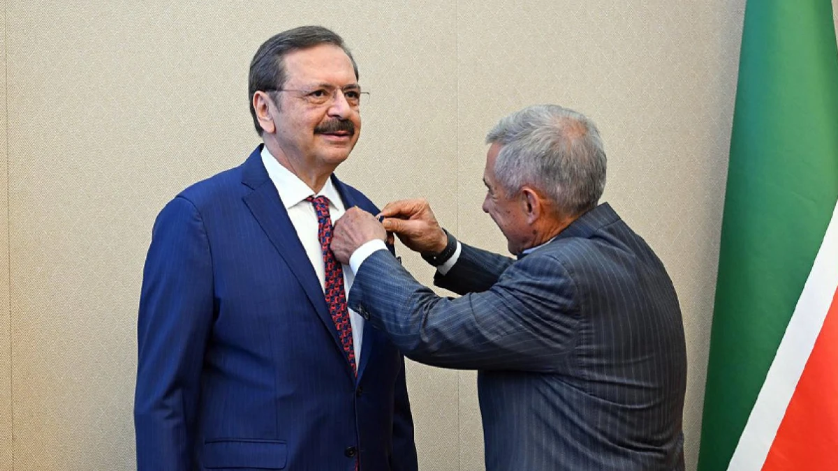 Tataristan'dan TOBB Başkanı Hisarcıklıoğlu'na 'Dostluk Nişanı' Tataristan'dan TOBB Başkanı Hisarcıklıoğlu'na 'Dostluk Nişanı'
