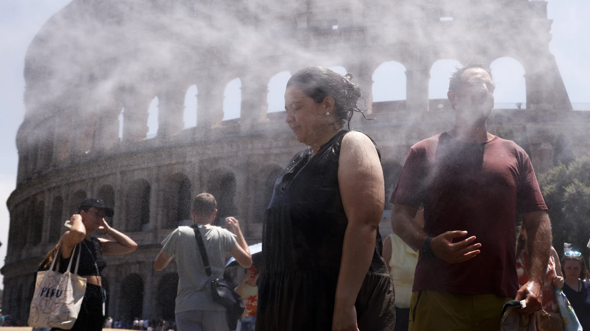 10 gündür sürüyor! Roma'da turistlere ücretsiz dağıtılamaya başlandı! 10 gündür sürüyor! Roma'da turistlere ücretsiz dağıtılamaya başlandı!