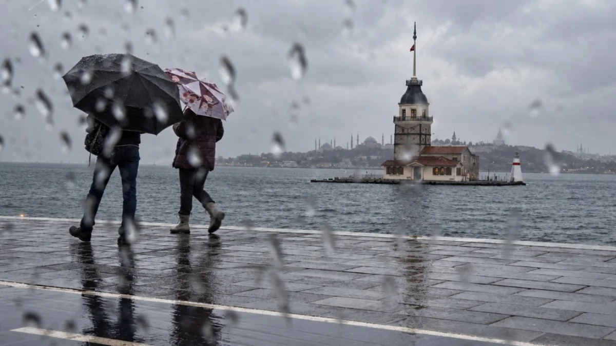 İSTANBUL HAVA DURUMU 21 EYLÜL: Şiddetli yağmur geliyor! En soğuk gün çarşamba! 7 derece düşecek İSTANBUL HAVA DURUMU 21 EYLÜL: Şiddetli yağmur geliyor! En soğuk gün çarşamba! 7 derece düşecek