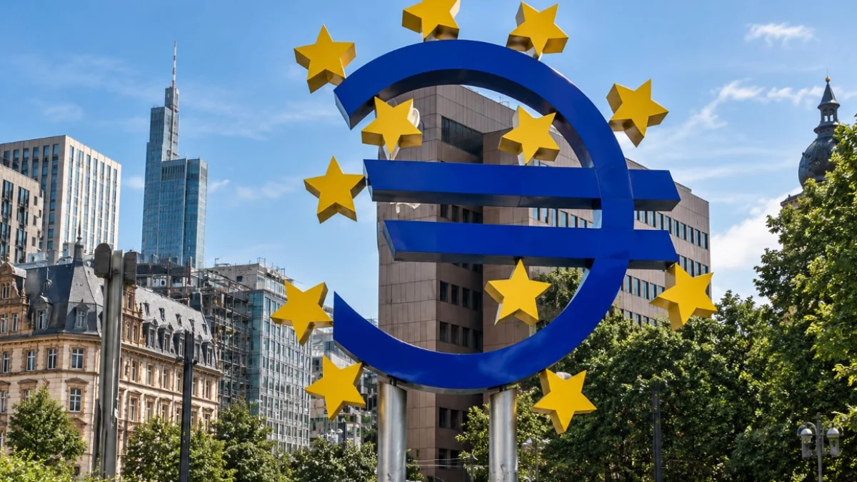 Euro Bölgesi'nde bileşik PMI 53,1'e yükseldi: 3 yılın zirvesinde Euro Bölgesi'nde bileşik PMI 53,1'e yükseldi: 3 yılın zirvesinde