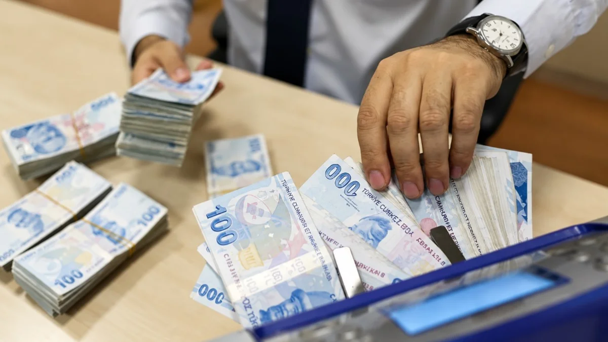 Bankacılık sektörünün mevduatı 32,5 trilyon lirayı aştı Bankacılık sektörünün mevduatı 32,5 trilyon lirayı aştı