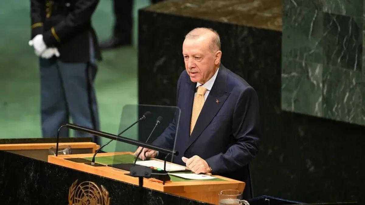 Cumhurbaşkanı Erdoğan'dan fon soruşturması açıklaması: Türk ekonomisinde risk yok Cumhurbaşkanı Erdoğan'dan fon soruşturması açıklaması: Türk ekonomisinde risk yok