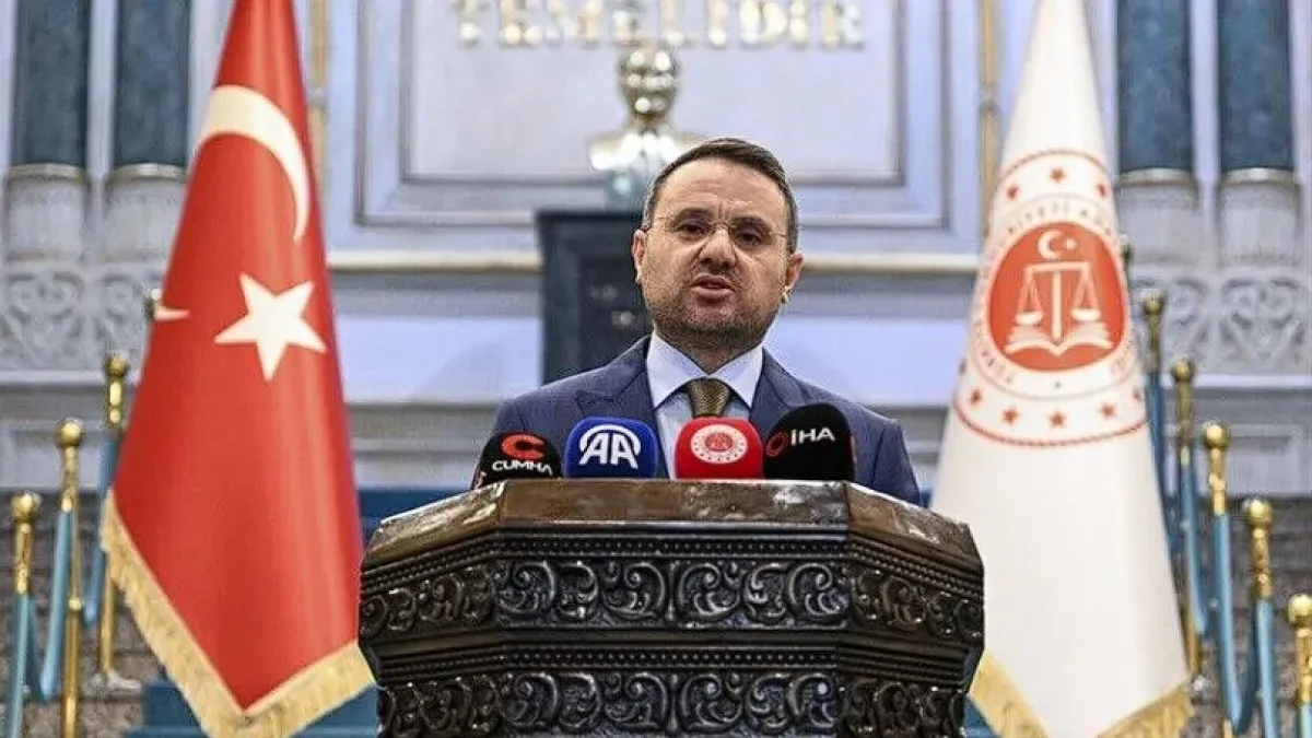 SON DAKİKA: Bakan Gürlek’ten fon soruşturmasına ilişkin yeni açıklama: Hiçbir şey karanlıkta kalmayacak SON DAKİKA: Bakan Gürlek’ten fon soruşturmasına ilişkin yeni açıklama: Hiçbir şey karanlıkta kalmayacak