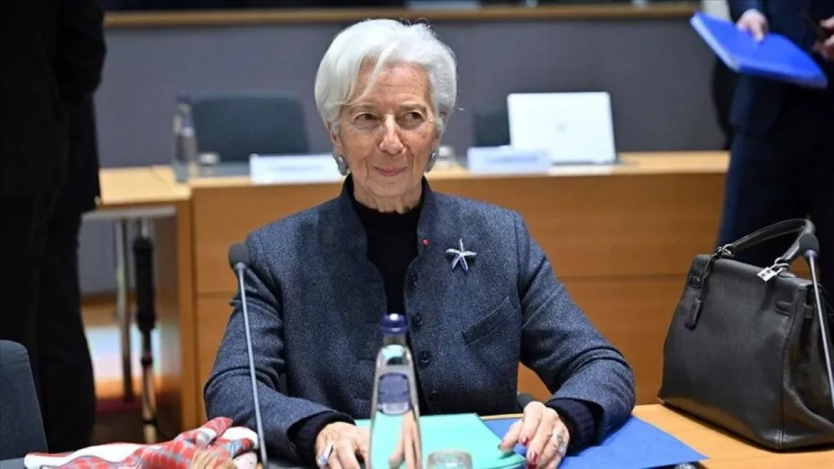 ECB Başkanı Lagarde'den büyüme uyarısı: Yükselen uzun vadeli faizler yavaşlatacak ECB Başkanı Lagarde'den büyüme uyarısı: Yükselen uzun vadeli faizler yavaşlatacak