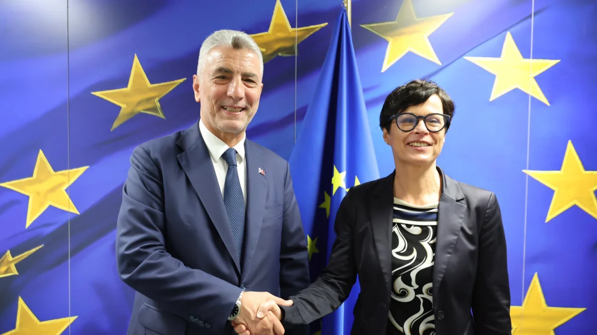 Brüksel'de kritik temaslar: Ticaret Bakanı Bolat'tan Made in EU diplomasisi Brüksel'de kritik temaslar: Ticaret Bakanı Bolat'tan Made in EU diplomasisi
