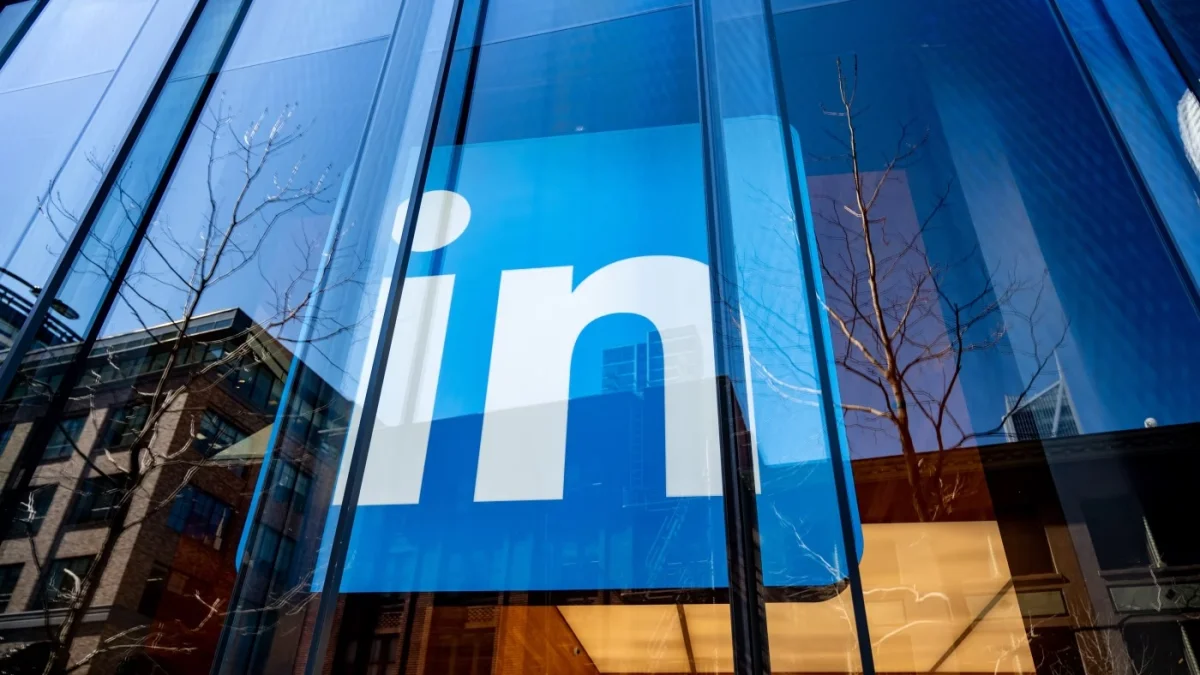 İş dünyasında yapay zeka dönüşümü: LinkedIn işe alım aracını yeniledi İş dünyasında yapay zeka dönüşümü: LinkedIn işe alım aracını yeniledi