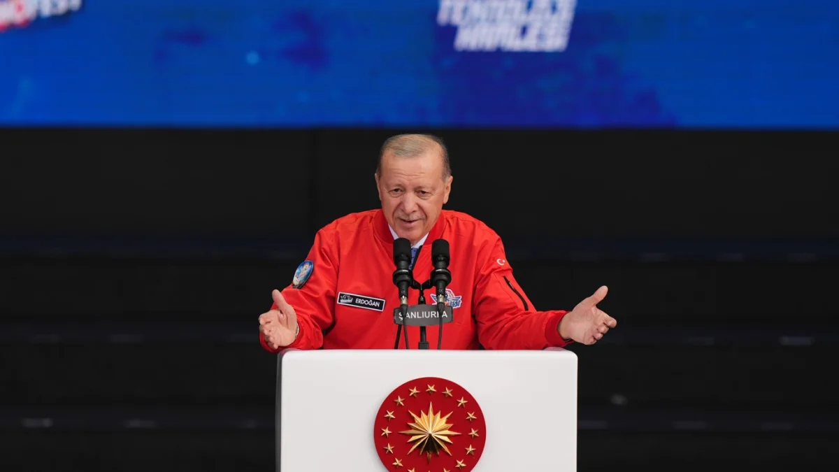 Cumhurbaşkanı Erdoğan TEKNOFEST'te savunma sanayii ürünlerini anlattı: İleride siz üreteceksiniz Cumhurbaşkanı Erdoğan TEKNOFEST'te savunma sanayii ürünlerini anlattı: İleride siz üreteceksiniz