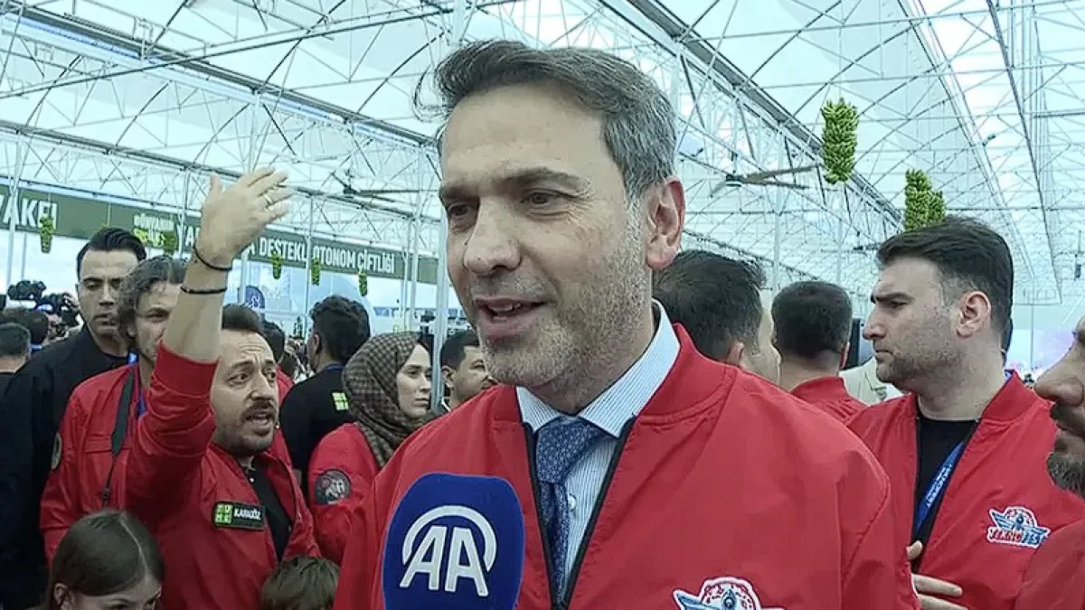Bakan Bayraktar TEKNOFEST'te: Türkiye'nin teknoloji devrimine şahit oluyoruz Bakan Bayraktar TEKNOFEST'te: Türkiye'nin teknoloji devrimine şahit oluyoruz
