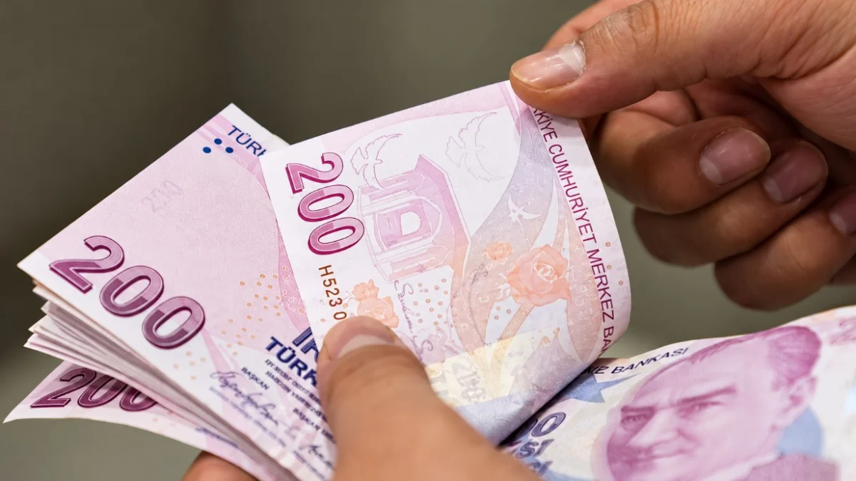 Ekim ayı yaşlı ve engelli aylıkları hesaplara yatırıldı: Toplam 9,4 milyar TL ödeme yapıldı Ekim ayı yaşlı ve engelli aylıkları hesaplara yatırıldı: Toplam 9,4 milyar TL ödeme yapıldı