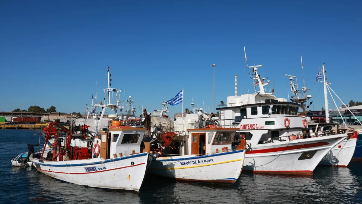 Yunanistan'da 'balıkçıları kurtarın' çağrısı Yunanistan'da 'balıkçıları kurtarın' çağrısı