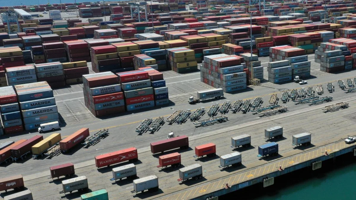 17 ayın en yüksek seviyesi: ABD'nin dış ticaret açığı ağustosta 105,6 milyar dolara çıktı 17 ayın en yüksek seviyesi: ABD'nin dış ticaret açığı ağustosta 105,6 milyar dolara çıktı