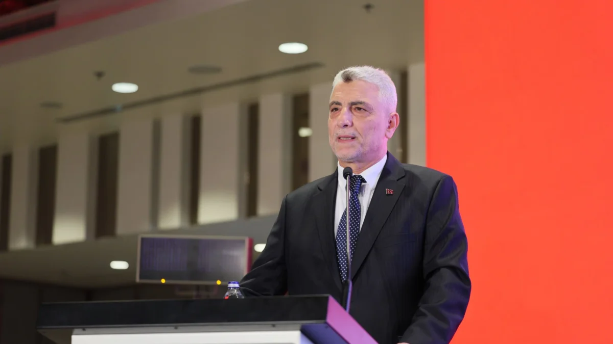 Bakan Bolat'tan Avrupalı inşaat devlerine iş birliği çağrısı: Her yol Türkiye'den geçer Bakan Bolat'tan Avrupalı inşaat devlerine iş birliği çağrısı: Her yol Türkiye'den geçer