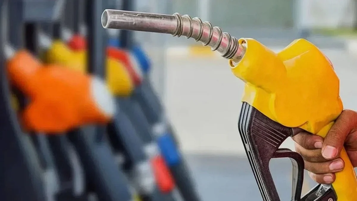 BENZİN, MAZOT FİYATI SON DAKİKA: Motorine 6,36 TL zam geldi: Benzine 96 kuruş indirim! Akaryakıt fiyatları ne kadar oldu? BENZİN, MAZOT FİYATI SON DAKİKA: Motorine 6,36 TL zam geldi: Benzine 96 kuruş indirim! Akaryakıt fiyatları ne kadar oldu?