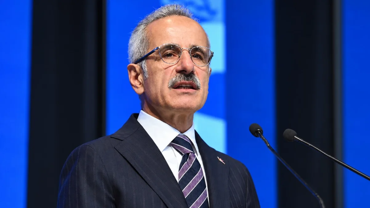 Bakan Uraloğlu duyurdu: Ankara-Kayseri arası 1 saat 45 dakikaya iniyor Bakan Uraloğlu duyurdu: Ankara-Kayseri arası 1 saat 45 dakikaya iniyor