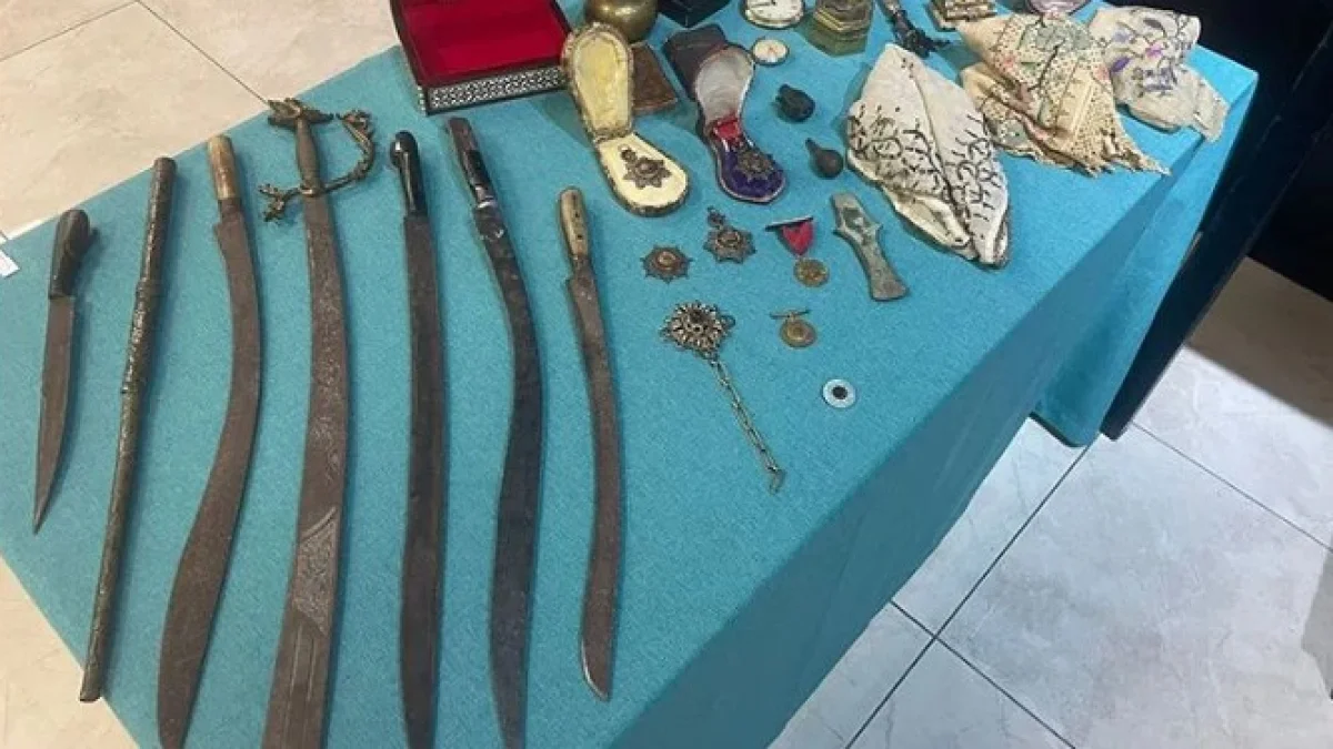 İki gümrükte 7 bini aşkın tarihi eser ele geçirildi İki gümrükte 7 bini aşkın tarihi eser ele geçirildi