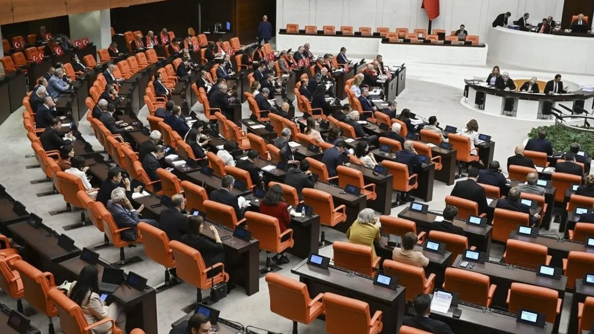 SON DAKİKA: Fon yasası Meclis'ten geçti! 1 milyon TL'ye kadar ödeme yapılacak SON DAKİKA: Fon yasası Meclis'ten geçti! 1 milyon TL'ye kadar ödeme yapılacak