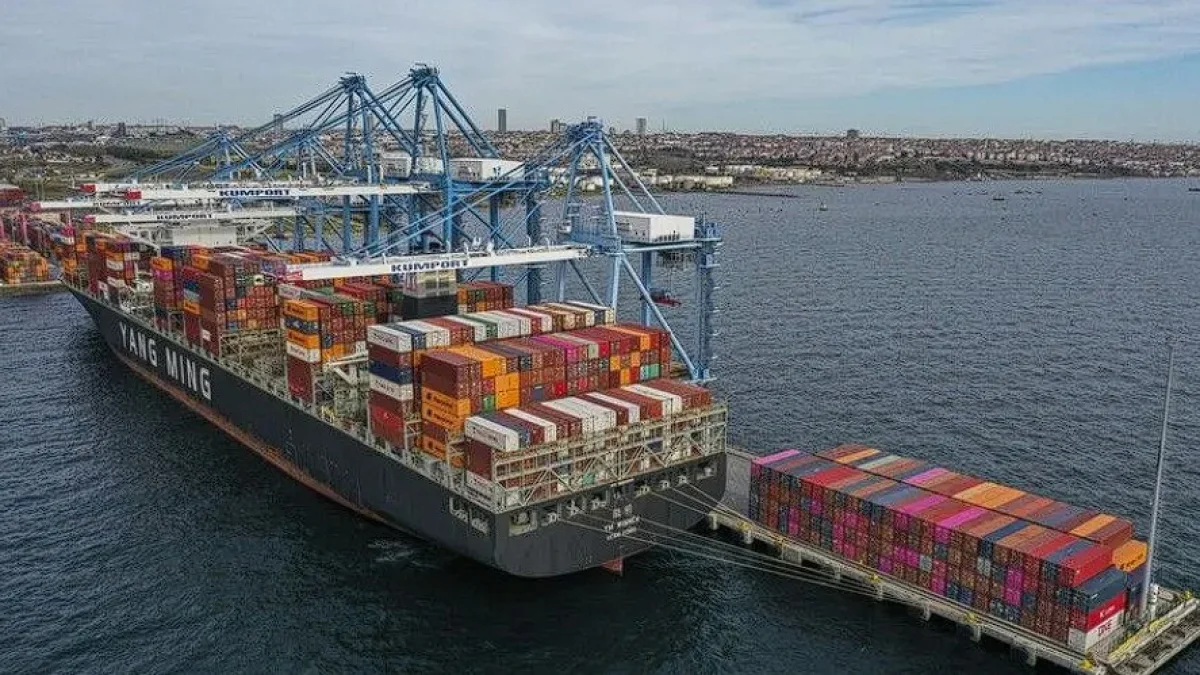 Bakan Bolat açıkladı: Ambarlı Limanı'nda 58 bin geminin gümrük işlemi yapıldı Bakan Bolat açıkladı: Ambarlı Limanı'nda 58 bin geminin gümrük işlemi yapıldı
