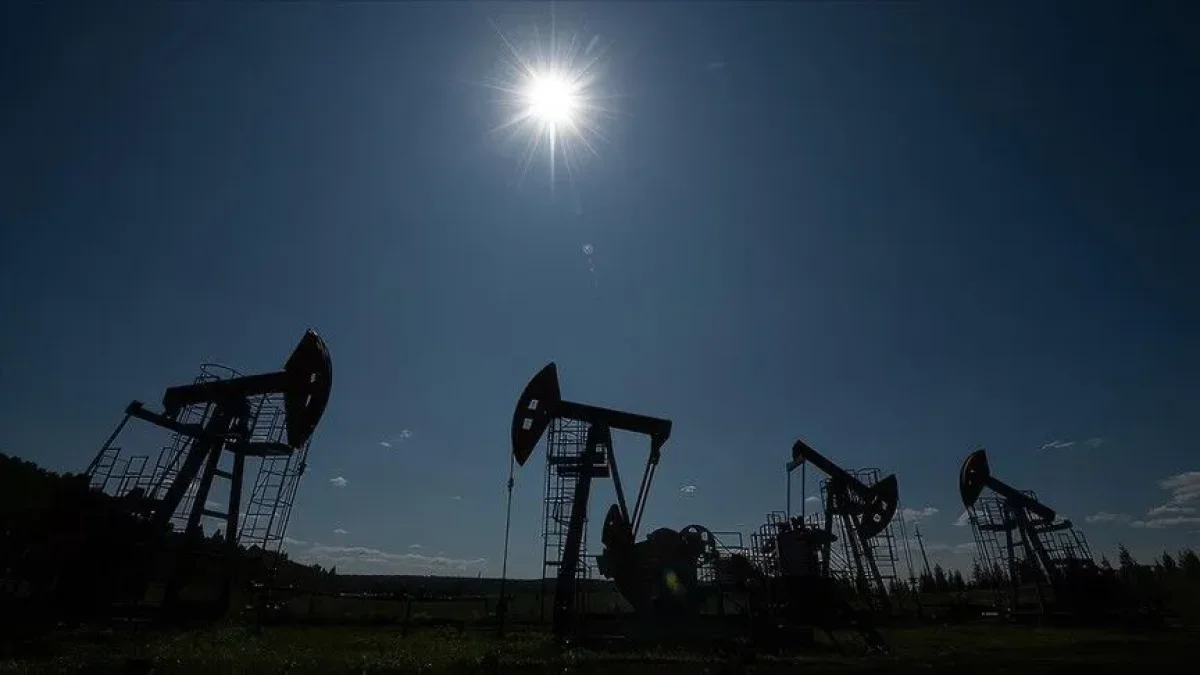 Petrol fiyatları 6 ayın zirvesinden döndü: BRENT için asıl risk değişmedi Petrol fiyatları 6 ayın zirvesinden döndü: BRENT için asıl risk değişmedi