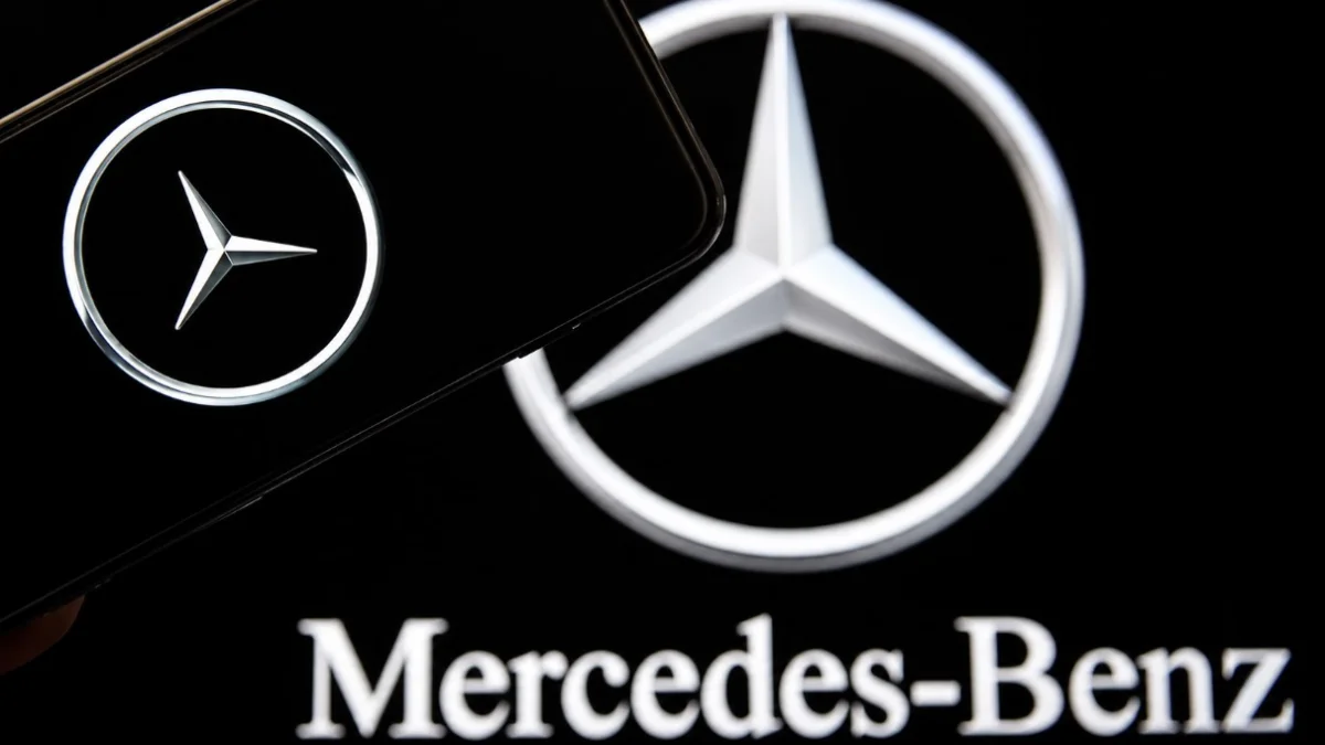 Mercedes-Benz kar hedefini düşürdü: Borsada hisseleri yüzde 4'ün üzerinde değer kaybetti Mercedes-Benz kar hedefini düşürdü: Borsada hisseleri yüzde 4'ün üzerinde değer kaybetti