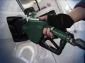 Akaryakıt fiyatlarına indirim: Benzin ve motorine indirim gelecek mi?