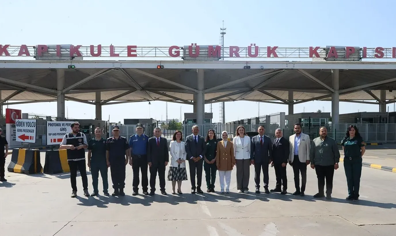 Bakan Göktaş Kapıkule'de gurbetçileri karşıladı
