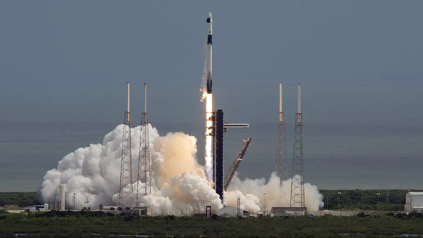Dünyanın ilk ticari nükleer uydusu SpaceX ile yörüngeye fırlatıldı