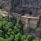 Sümela Manastırı ziyaretçilerin tekrar hizmetinde