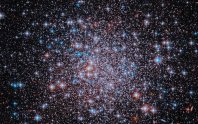 NASA, 13 milyar yıllık yıldız kümesinin yeni Hubble görüntüsünü yayımladı
