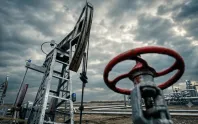 Yüzde 6,5 yükseldi: Brent petrol varil fiyatı 100 doları gördü Yüzde 6,5 yükseldi: Brent petrol varil fiyatı 100 doları gördü