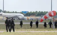 Almanya’da askeri üs üzerinde İHA alarmı! Patriot üssü mercek altında Almanya’da askeri üs üzerinde İHA alarmı! Patriot üssü mercek altında
