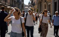 Roma'ya gidecekler dikkat! İtalya'da 9 kentte kırmızı alarm verildi Roma'ya gidecekler dikkat! İtalya'da 9 kentte kırmızı alarm verildi