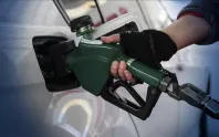 Akaryakıt fiyatlarına indirim: Benzin ve motorine indirim gelecek mi?