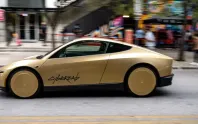 Tesla, ABD Austin'de direksiyonsuz robotaksi Cybercab'i hizmete aldı