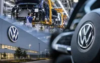 Volkswagen Grubu'nda direksiyon sisteminde hata tespit edildi! Bazı araçlar iki kez servise gidecek