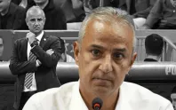 Fenerbahçe'de İsmail Kartal istifa etti! İşte ilk aday Fenerbahçe'de İsmail Kartal istifa etti! İşte ilk aday