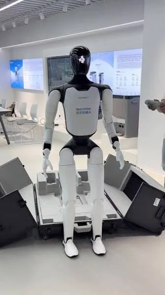 Çinli AGIBOT yeni nesil insansı robotlarını tanıttı