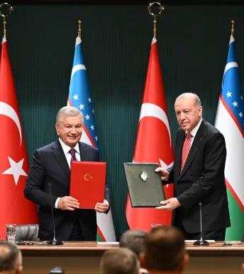 Türkiye ile Özbekistan'dan ticaret ve iş dünyası hamlesi: 5 anlaşma imzalandı