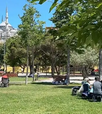 İstanbul'da sıcak havadan bunalanlar sahillere akın etti